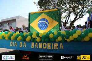 Desfile C&iacute;vico do Anivers&aacute;rio de Cruzeiro do Oeste