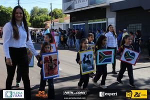 Desfile C&iacute;vico do Anivers&aacute;rio de Cruzeiro do Oeste