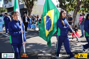 Desfile C&iacute;vico do Anivers&aacute;rio de Cruzeiro do Oeste