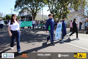 Desfile C&iacute;vico do Anivers&aacute;rio de Cruzeiro do Oeste