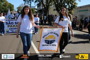 Desfile C&iacute;vico do Anivers&aacute;rio de Cruzeiro do Oeste