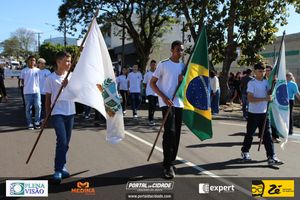 Desfile C&iacute;vico do Anivers&aacute;rio de Cruzeiro do Oeste