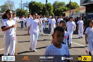 Desfile C&iacute;vico do Anivers&aacute;rio de Cruzeiro do Oeste