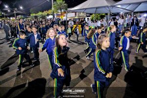 Desfile C&iacute;vico - Semana da P&aacute;tria