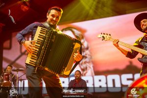 Show de Luiza Barbosa no 2&ordm; Festival Ga&uacute;chos