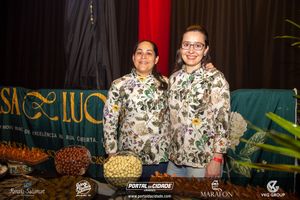 Show de Maiara & Mara&iacute;sa na 1&ordf; Oktoberfest Gramado