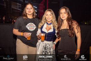 Show de Maiara & Mara&iacute;sa na 1&ordf; Oktoberfest Gramado