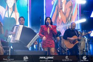 Show de Maiara & Mara&iacute;sa na 1&ordf; Oktoberfest Gramado