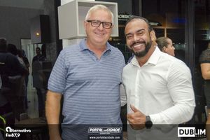 Inaugura&ccedil;&atilde;o da Quadros Odontologia e Sa&uacute;de em Itapo&aacute;-SC