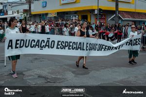 Desfile Alusivo ao anivers&aacute;rio de 253 anos de Guaratuba