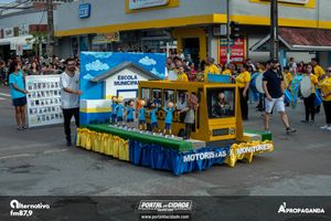 Desfile Alusivo ao anivers&aacute;rio de 253 anos de Guaratuba