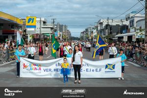 Desfile Alusivo ao anivers&aacute;rio de 253 anos de Guaratuba
