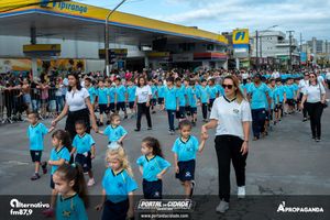 Desfile Alusivo ao anivers&aacute;rio de 253 anos de Guaratuba