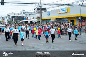 Desfile Alusivo ao anivers&aacute;rio de 253 anos de Guaratuba