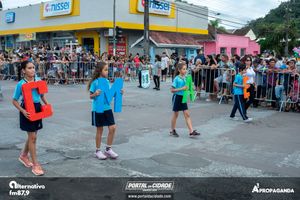 Desfile Alusivo ao anivers&aacute;rio de 253 anos de Guaratuba