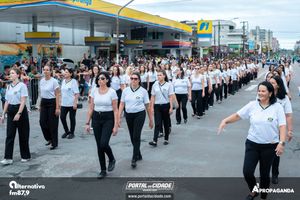 Desfile Alusivo ao anivers&aacute;rio de 253 anos de Guaratuba