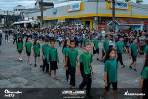 Desfile Alusivo ao anivers&aacute;rio de 253 anos de Guaratuba