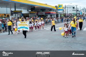 Desfile Alusivo ao anivers&aacute;rio de 253 anos de Guaratuba