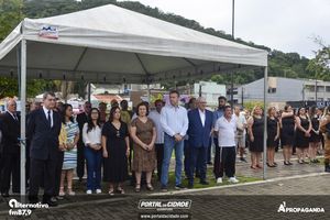 Hasteamento das Bandeiras nas comemora&ccedil;&otilde;es dos 253 anos de Guaratuba