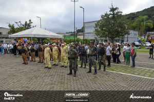 Hasteamento das Bandeiras nas comemora&ccedil;&otilde;es dos 253 anos de Guaratuba