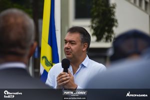 Hasteamento das Bandeiras nas comemora&ccedil;&otilde;es dos 253 anos de Guaratuba