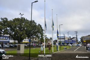 Hasteamento das Bandeiras nas comemora&ccedil;&otilde;es dos 253 anos de Guaratuba