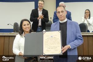 Entrega do T&iacute;tulo de Cidad&atilde;o Honor&aacute;rio Padre Ant&ocirc;nio Carlos da Silva
