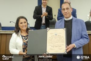Entrega do T&iacute;tulo de Cidad&atilde;o Honor&aacute;rio Padre Ant&ocirc;nio Carlos da Silva