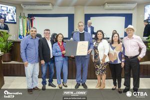 Entrega do T&iacute;tulo de Cidad&atilde;o Honor&aacute;rio Padre Ant&ocirc;nio Carlos da Silva