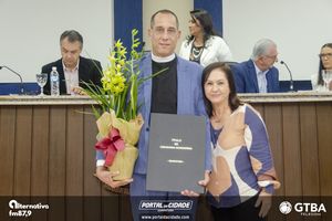 Entrega do T&iacute;tulo de Cidad&atilde;o Honor&aacute;rio Padre Ant&ocirc;nio Carlos da Silva