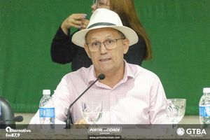 Entrega do T&iacute;tulo de Cidad&atilde;o Honor&aacute;rio Padre Ant&ocirc;nio Carlos da Silva