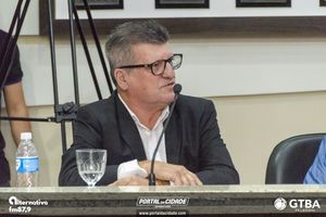 Entrega do T&iacute;tulo de Cidad&atilde;o Honor&aacute;rio Padre Ant&ocirc;nio Carlos da Silva