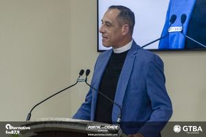 Entrega do T&iacute;tulo de Cidad&atilde;o Honor&aacute;rio Padre Ant&ocirc;nio Carlos da Silva
