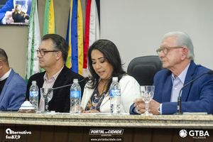 Entrega do T&iacute;tulo de Cidad&atilde;o Honor&aacute;rio Padre Ant&ocirc;nio Carlos da Silva