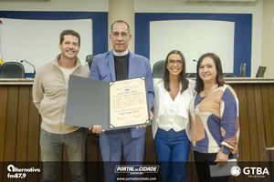 Entrega do T&iacute;tulo de Cidad&atilde;o Honor&aacute;rio Padre Ant&ocirc;nio Carlos da Silva