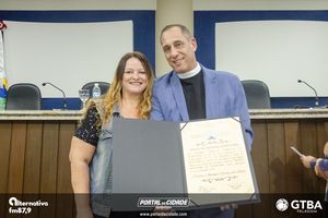 Entrega do T&iacute;tulo de Cidad&atilde;o Honor&aacute;rio Padre Ant&ocirc;nio Carlos da Silva