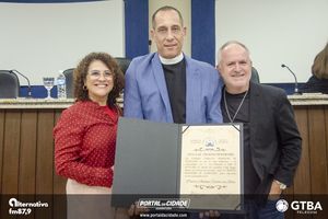 Entrega do T&iacute;tulo de Cidad&atilde;o Honor&aacute;rio Padre Ant&ocirc;nio Carlos da Silva