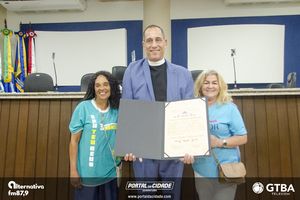 Entrega do T&iacute;tulo de Cidad&atilde;o Honor&aacute;rio Padre Ant&ocirc;nio Carlos da Silva