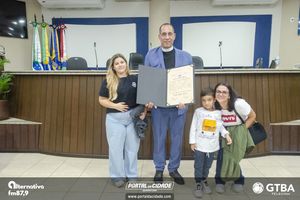 Entrega do T&iacute;tulo de Cidad&atilde;o Honor&aacute;rio Padre Ant&ocirc;nio Carlos da Silva