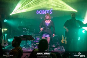 Show com a Banda 80 Bits