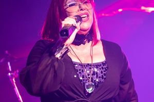 Show com a Banda 80 Bits