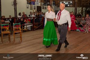 Baile de 27 anos do CTG Rancho do Chimarr&atilde;o