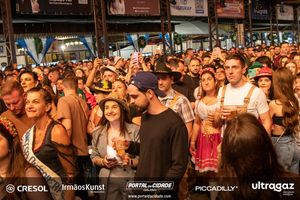 36&ordf; Oktoberfest de Igrejinha (Show Grupo Menos &eacute; Mais)