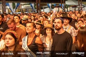 36&ordf; Oktoberfest de Igrejinha (Show Grupo Menos &eacute; Mais)