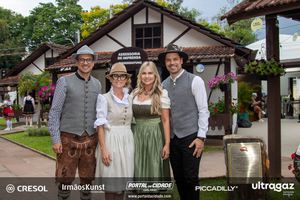 Apresenta&ccedil;&atilde;o da Presidente e do Vice-Presidente da 37&ordf; Oktoberfest de Igrejinha