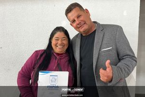Munic&iacute;pio entrega matr&iacute;culas dos im&oacute;veis aos moradores do S&atilde;o Jos&eacute; II