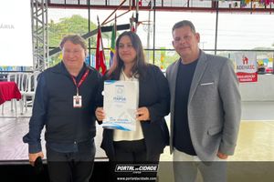 Munic&iacute;pio entrega matr&iacute;culas dos im&oacute;veis aos moradores do S&atilde;o Jos&eacute; II