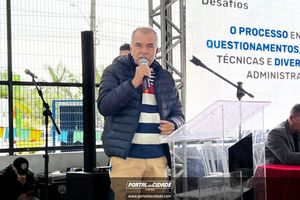 Munic&iacute;pio entrega matr&iacute;culas dos im&oacute;veis aos moradores do S&atilde;o Jos&eacute; II