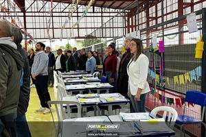 Munic&iacute;pio entrega matr&iacute;culas dos im&oacute;veis aos moradores do S&atilde;o Jos&eacute; II