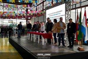 Munic&iacute;pio entrega matr&iacute;culas dos im&oacute;veis aos moradores do S&atilde;o Jos&eacute; II